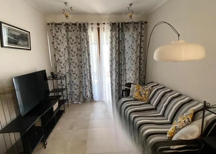 Ira's House أفيتوس
