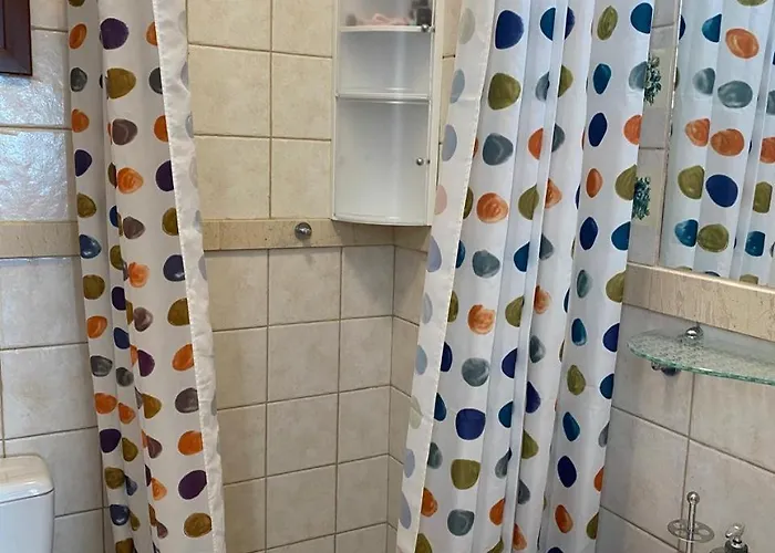 Ira's House Case de vacanță