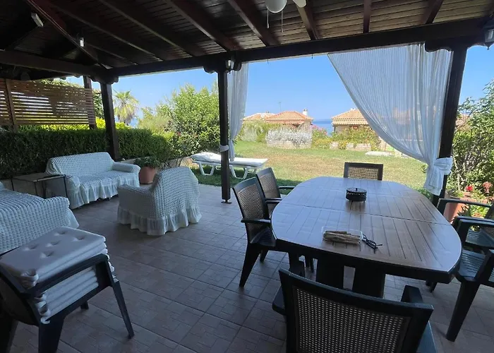 Ira's House Case de vacanță Afytos