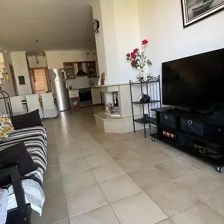 Prázdninový dům Ira's House *